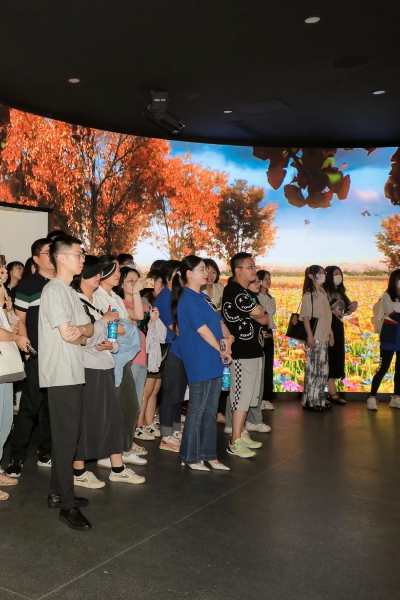 紧扣尊龙凯时下载“深度”推动党建与业务融合发展